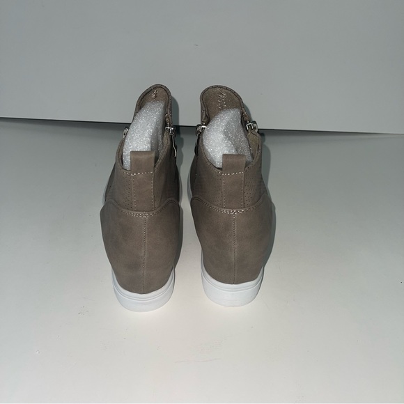 Journee Collection JOURNEE Penelope Wedge Heel Sneaker Taupe New- Duplicate - Picture 10 of 13